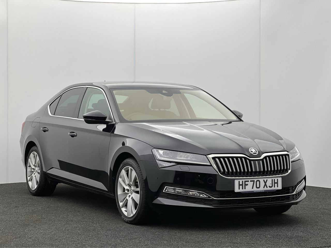 Main listing image - Skoda Superb