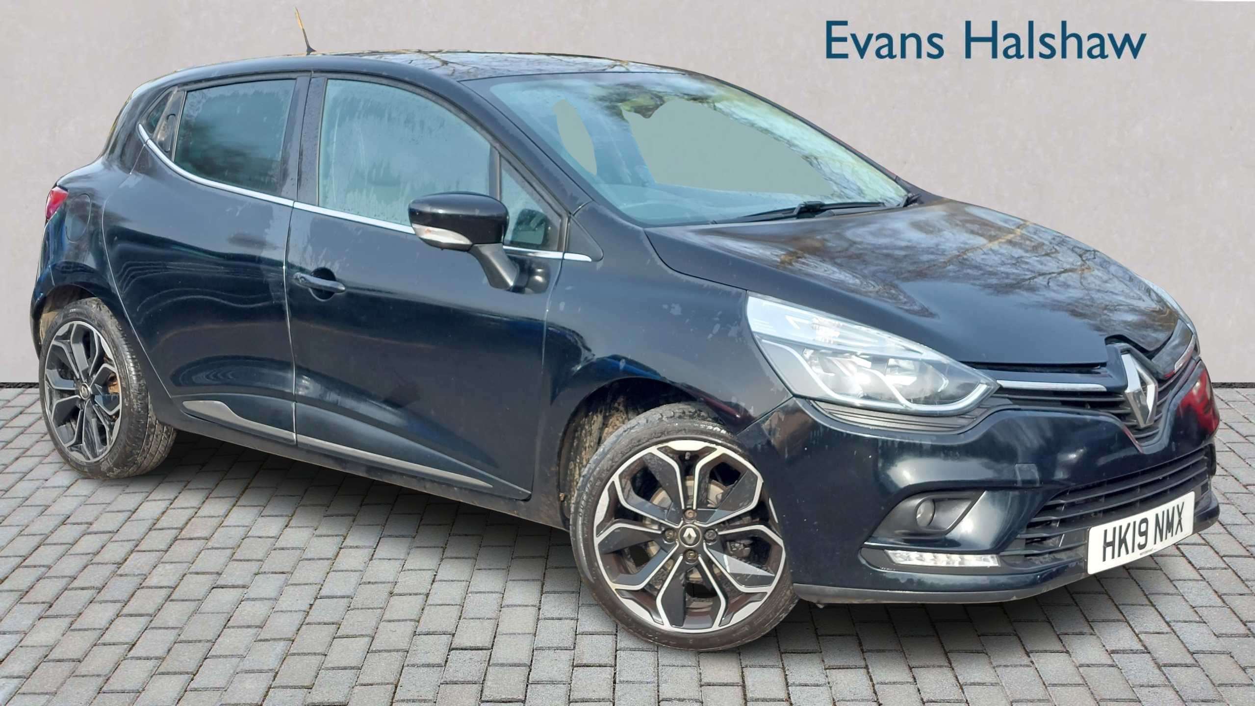 Main listing image - Renault Clio