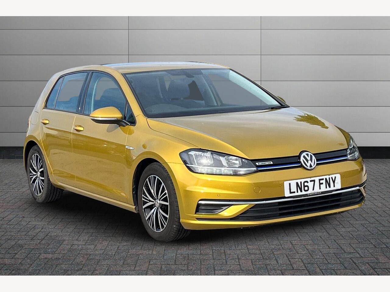Main listing image - Volkswagen Golf