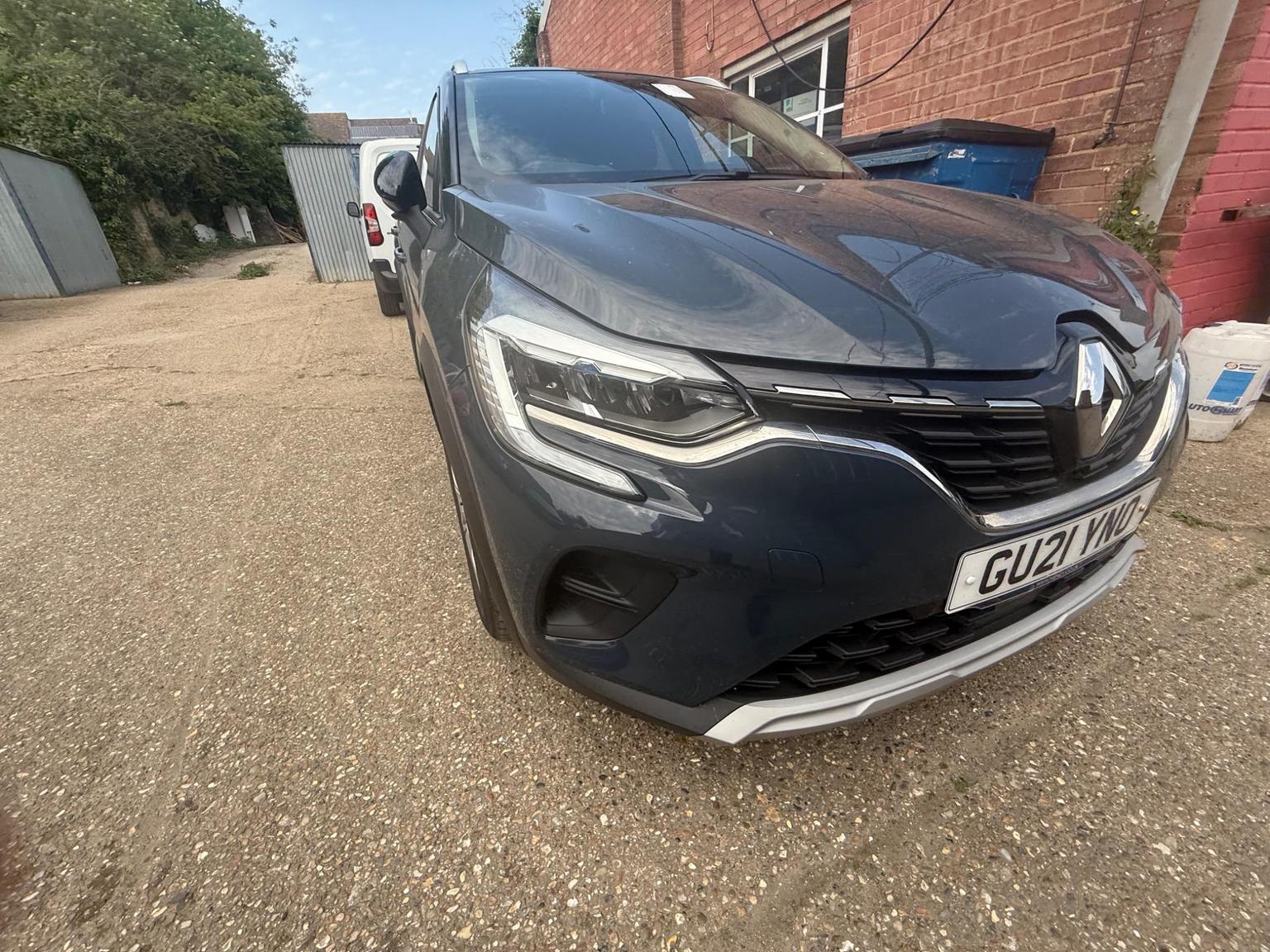 Main listing image - Renault Captur