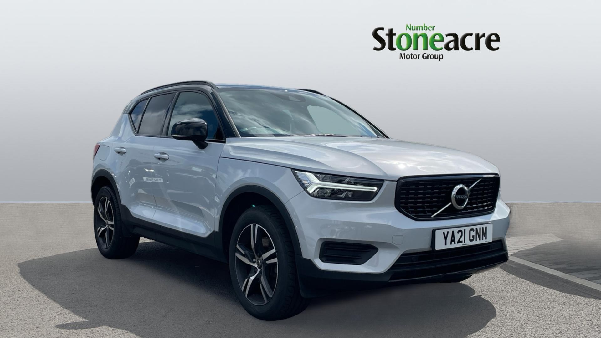 Main listing image - Volvo XC40
