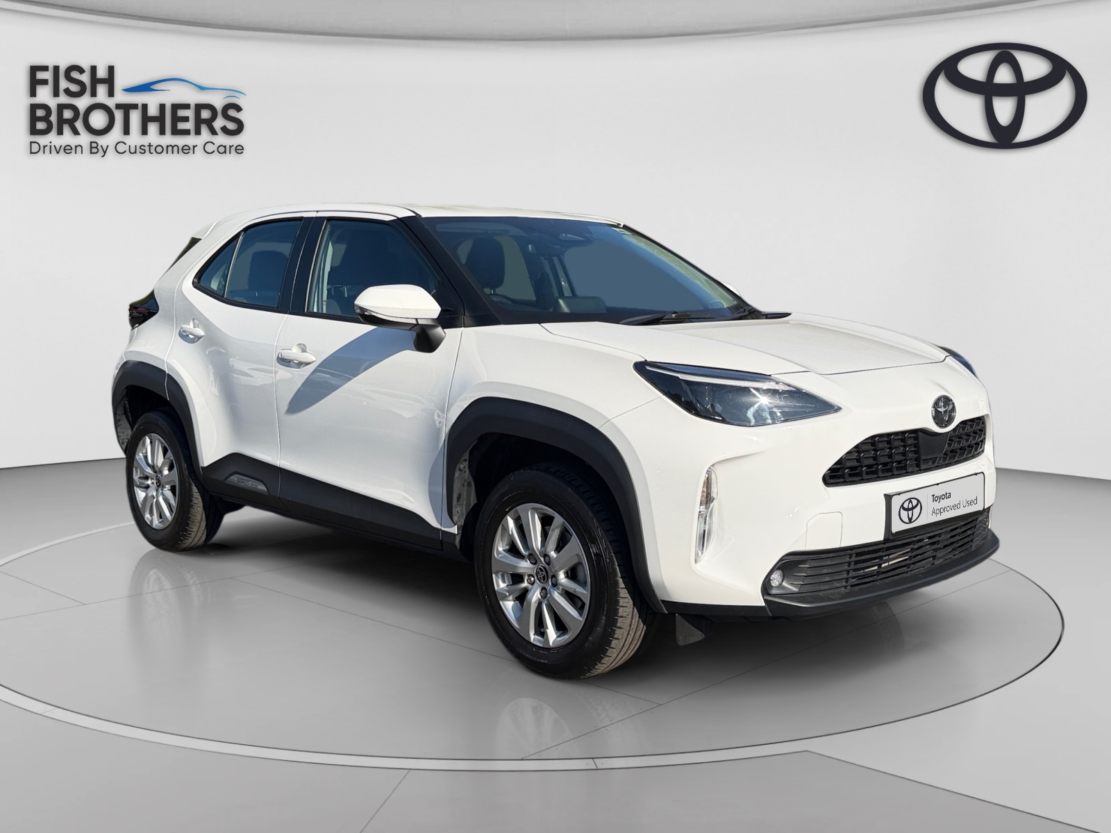 Main listing image - Toyota Yaris Cross