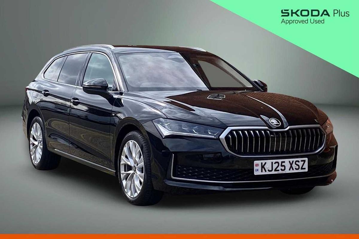 Main listing image - Skoda Superb Estate