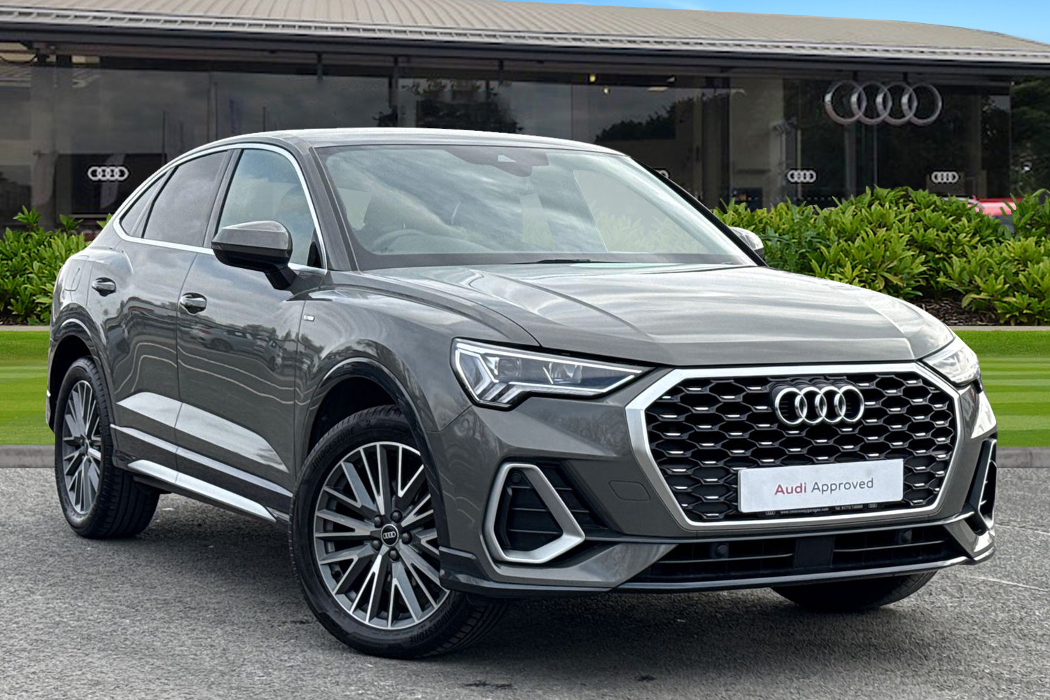 Main listing image - Audi Q3