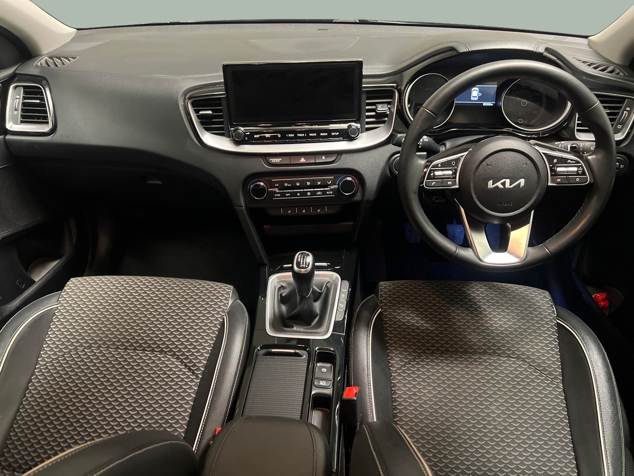 Main listing image - Kia XCeed