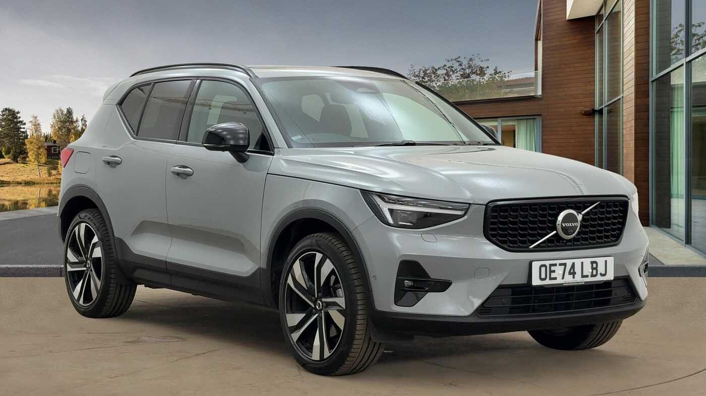 Main listing image - Volvo XC40