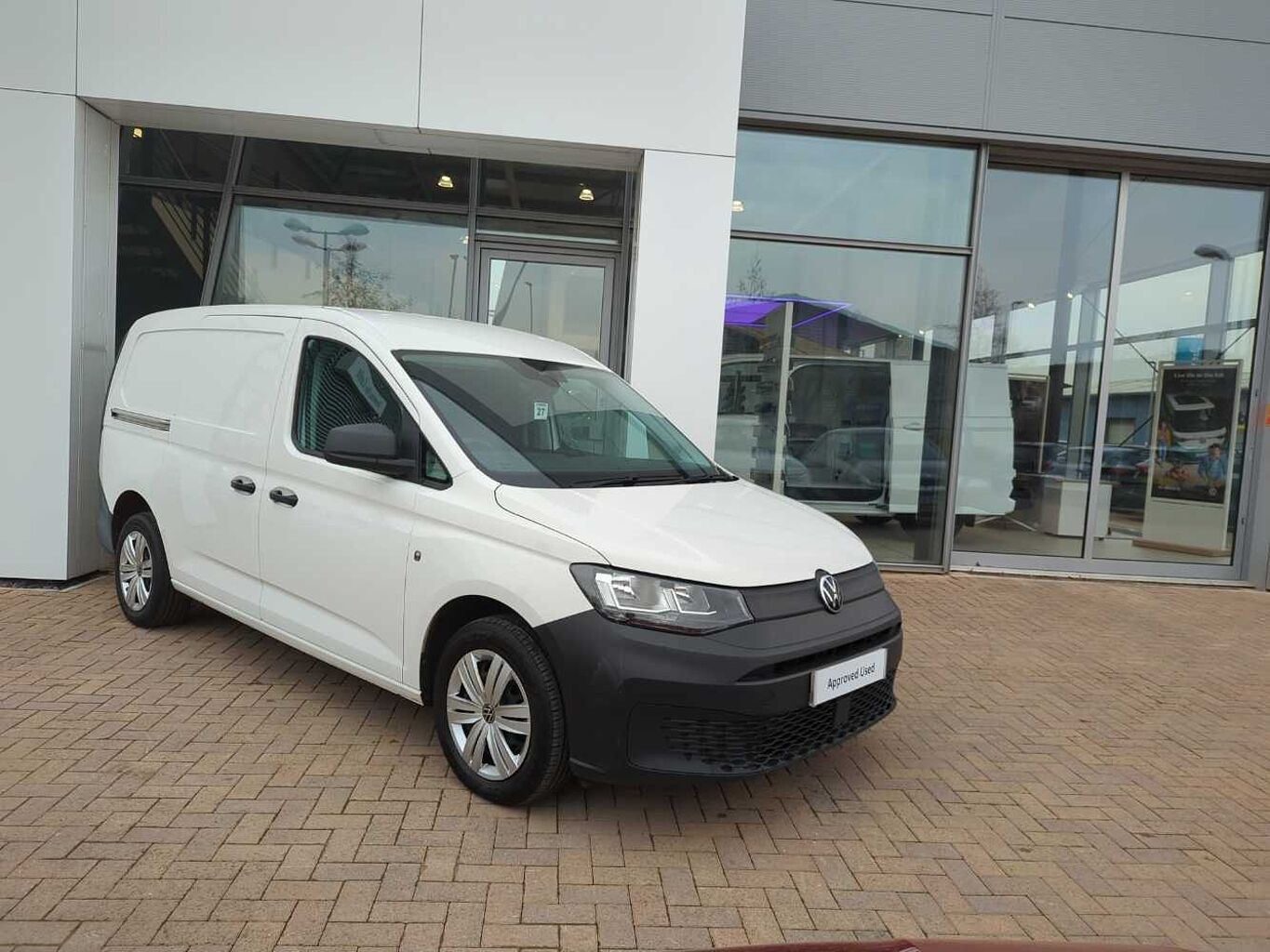 Main listing image - Volkswagen Caddy Maxi