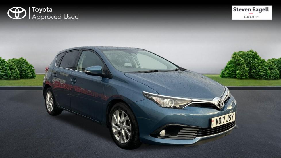 Main listing image - Toyota Auris