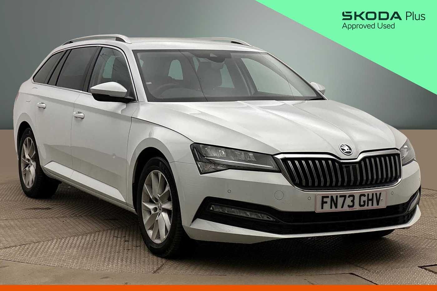Main listing image - Skoda Superb