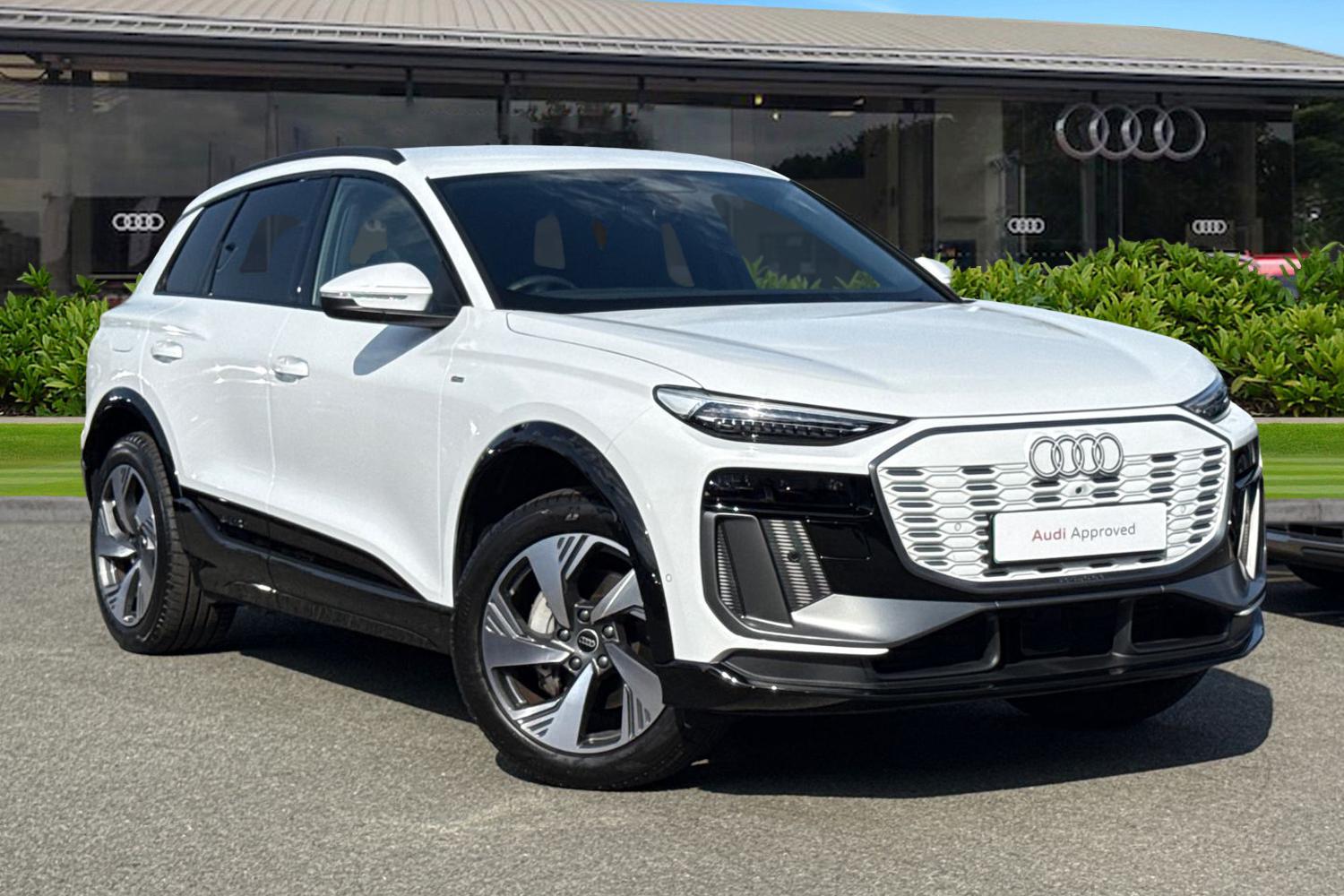 Main listing image - Audi Q6