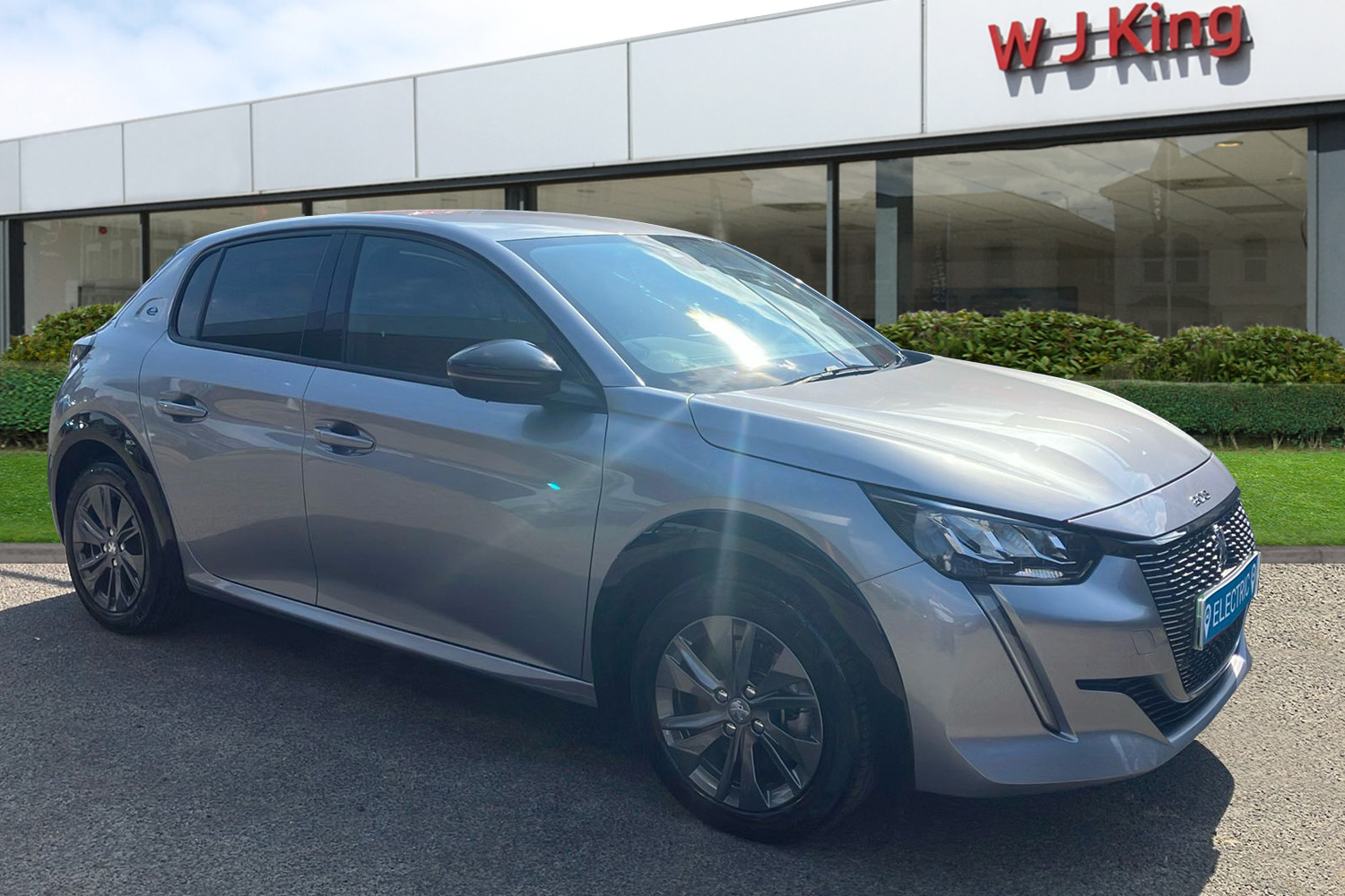 Main listing image - Peugeot 208