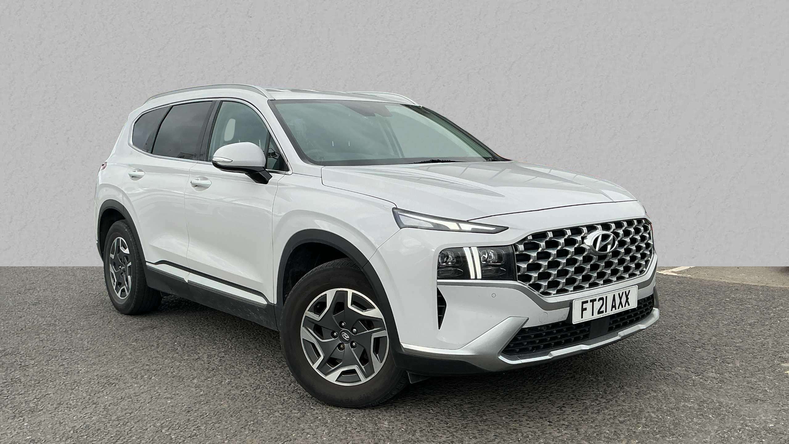 Main listing image - Hyundai Santa Fe