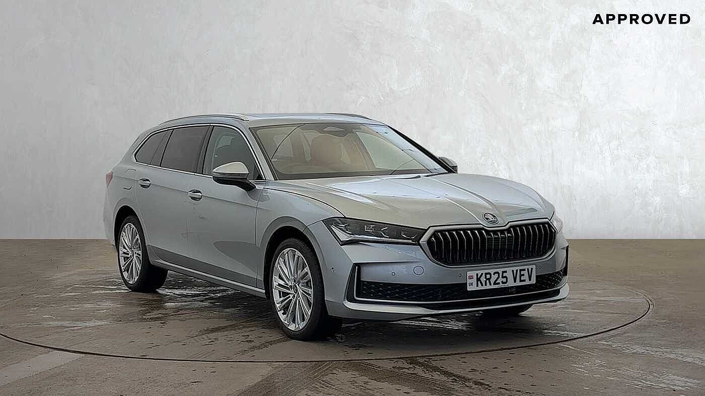 Main listing image - Skoda Superb Estate