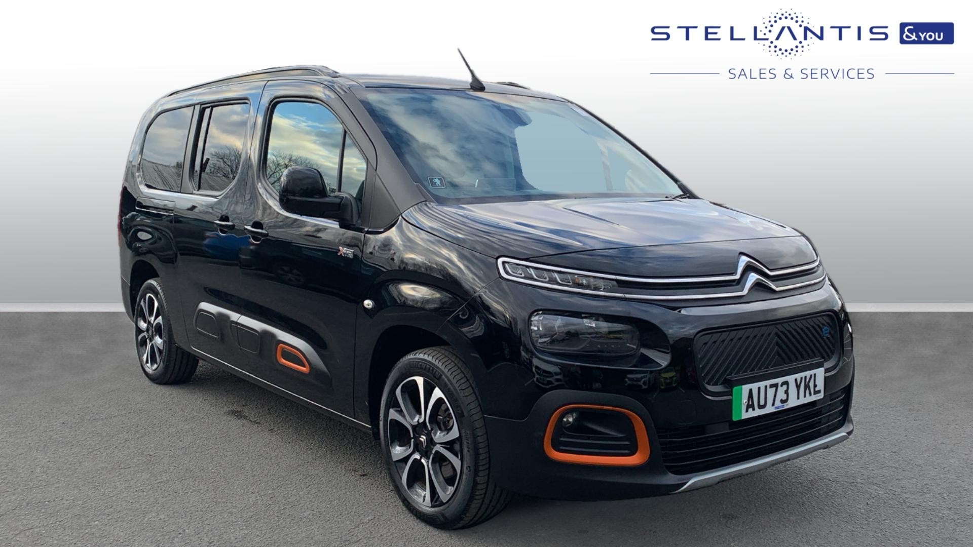 Main listing image - Citroen e-Berlingo