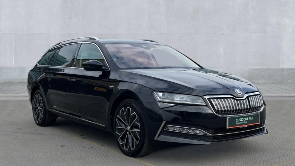 Main listing image - Skoda Superb Estate