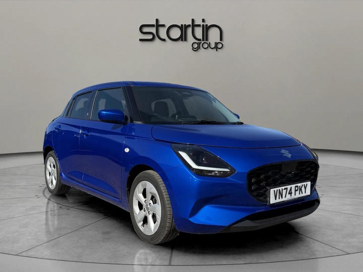 Main listing image - Suzuki Swift