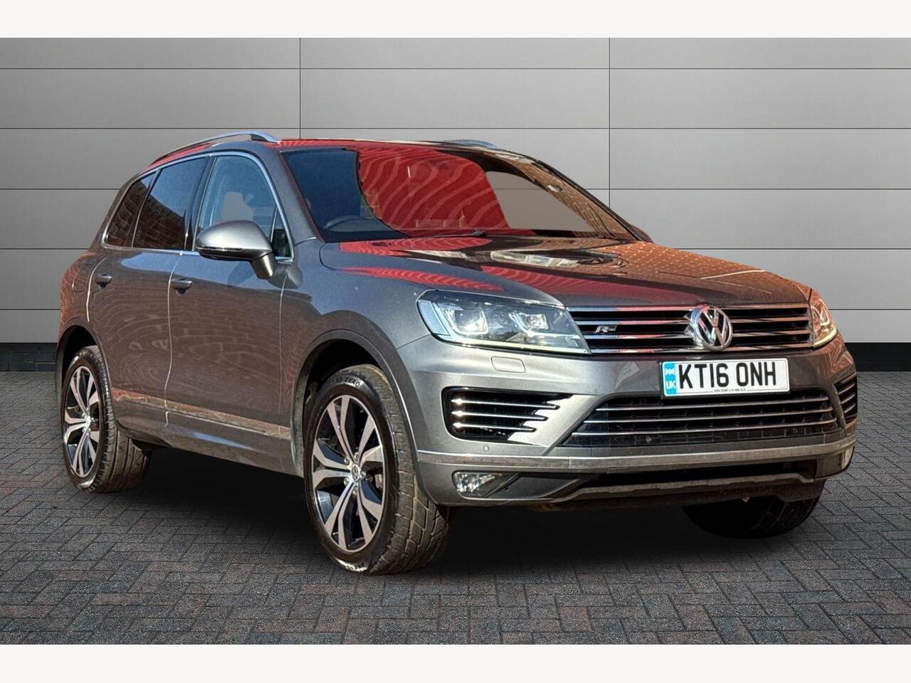 Main listing image - Volkswagen Touareg