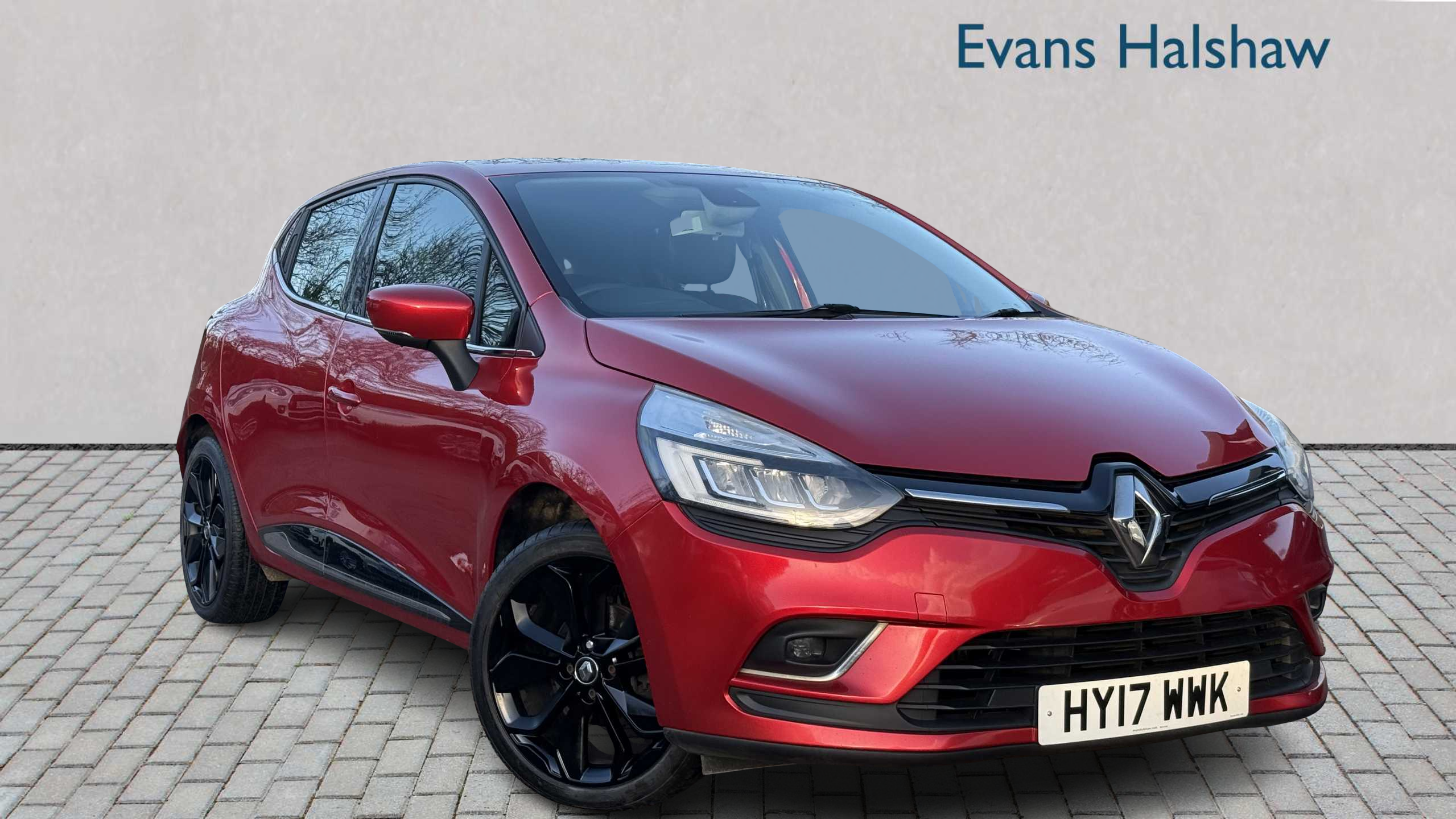 Main listing image - Renault Clio