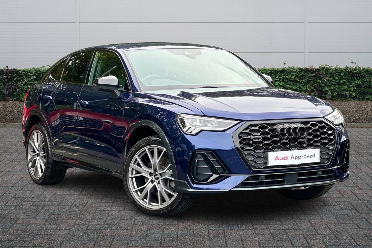 Main listing image - Audi Q3
