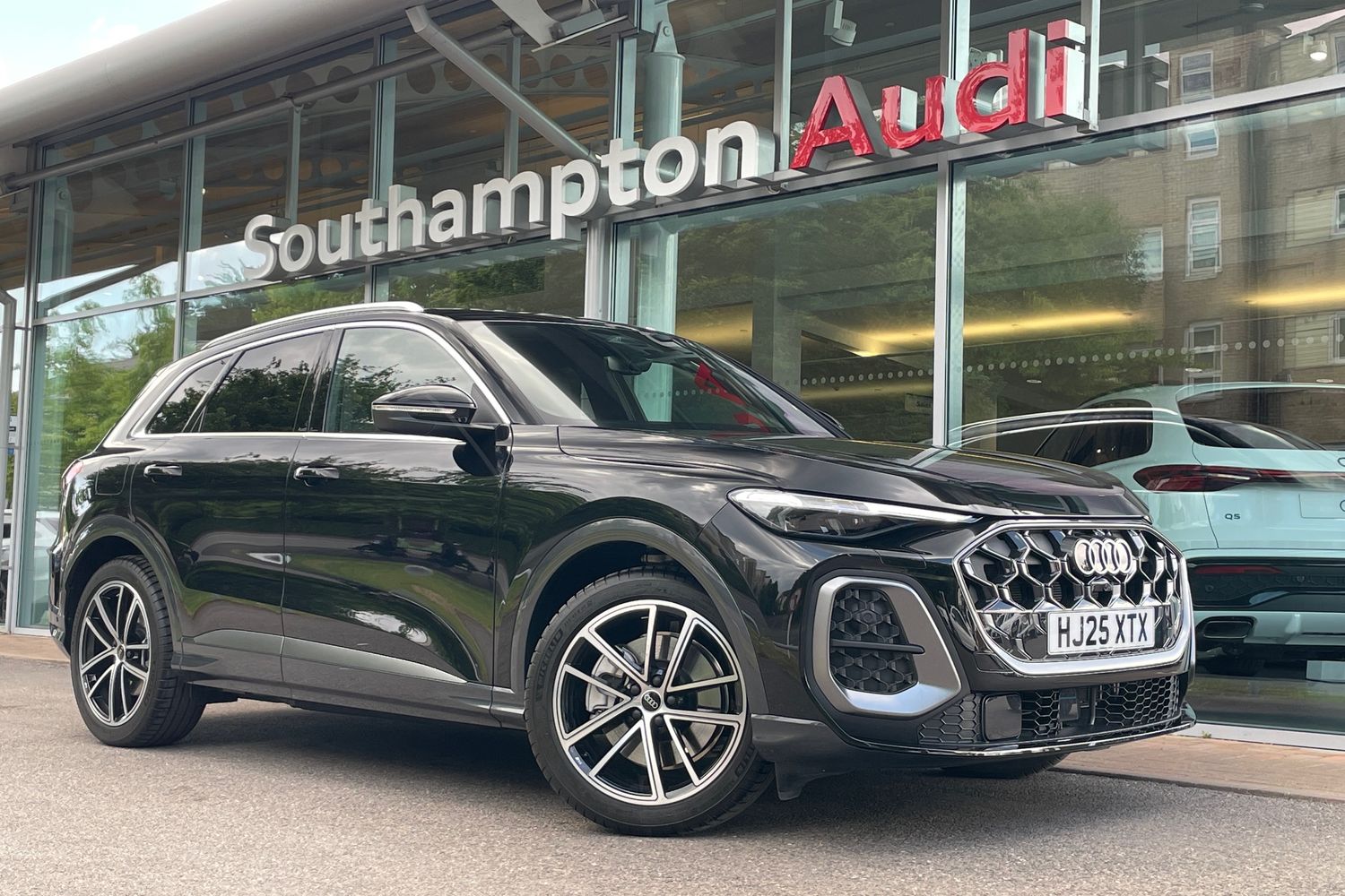 Main listing image - Audi Q5
