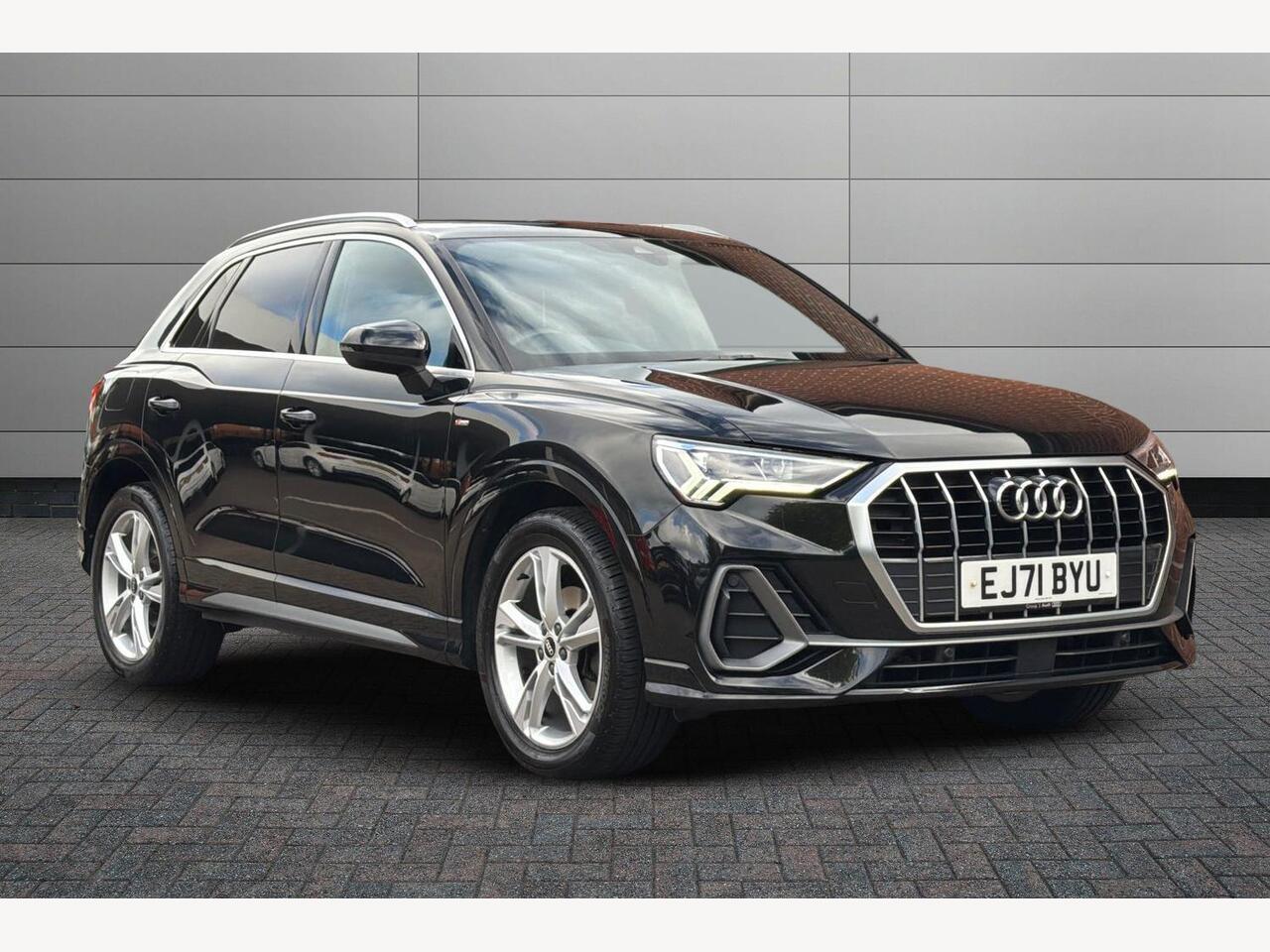 Main listing image - Audi Q3