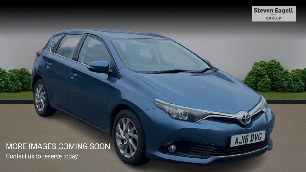 Main listing image - Toyota Auris