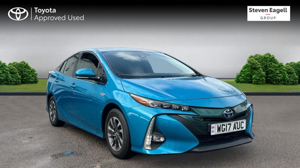 Main listing image - Toyota Prius Plug-In