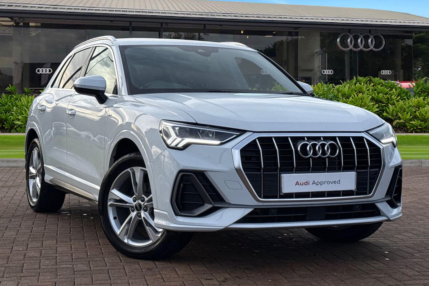 Main listing image - Audi Q3