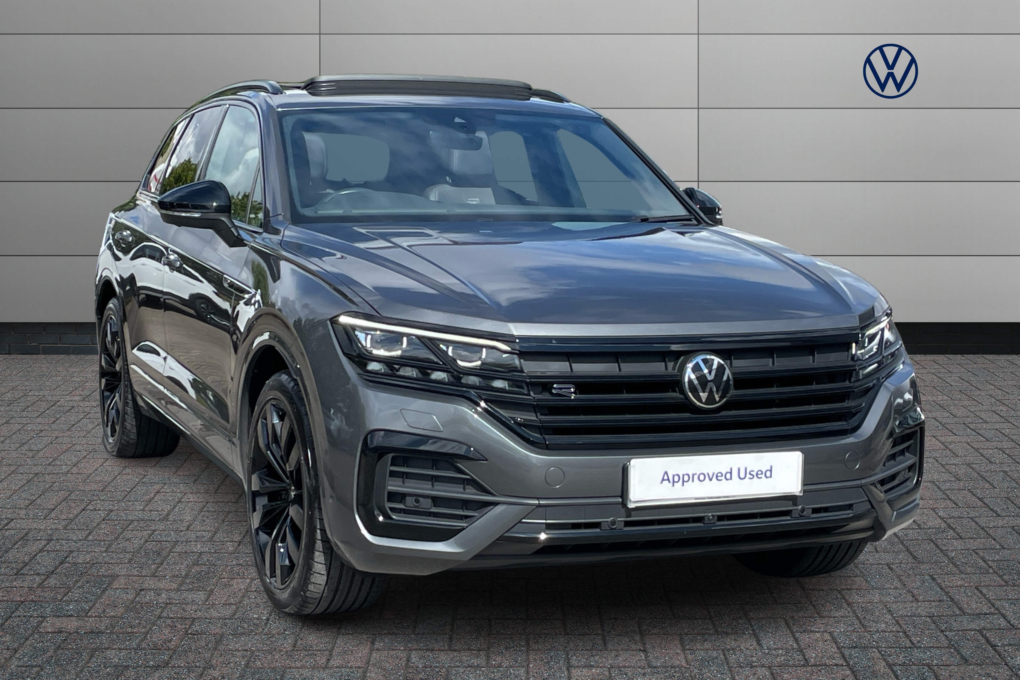 Main listing image - Volkswagen Touareg