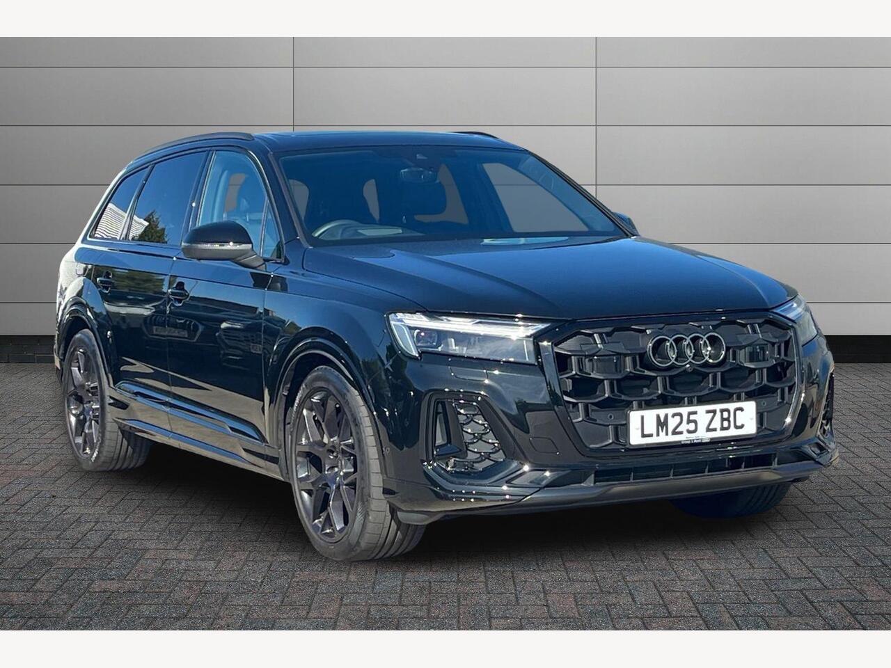 Main listing image - Audi Q7