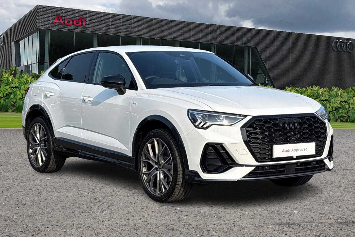 Main listing image - Audi Q3