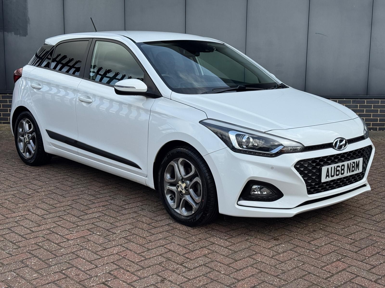Main listing image - Hyundai i20