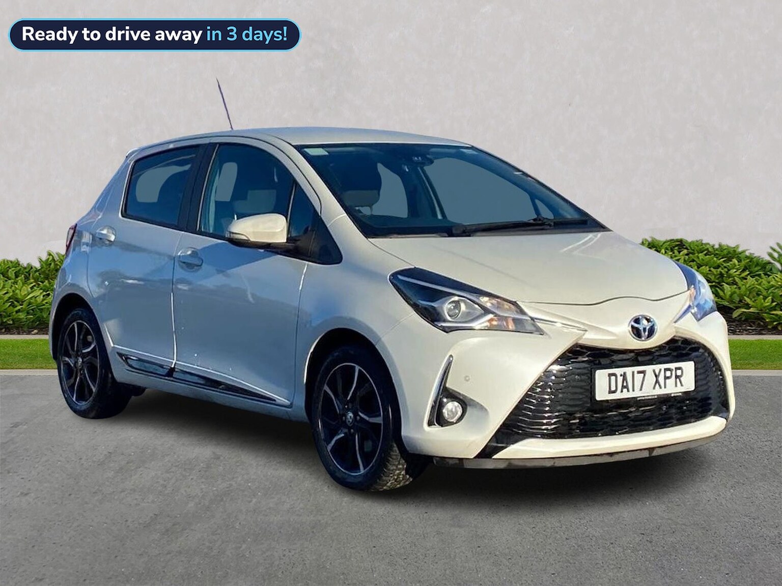 Main listing image - Toyota Yaris