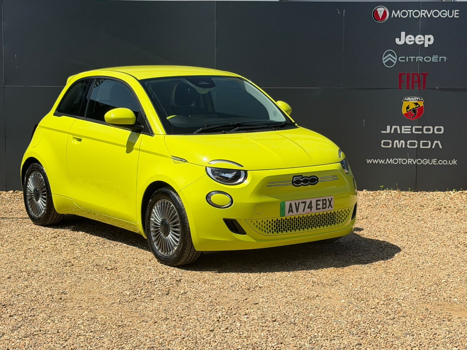Main listing image - Fiat 500 Electric