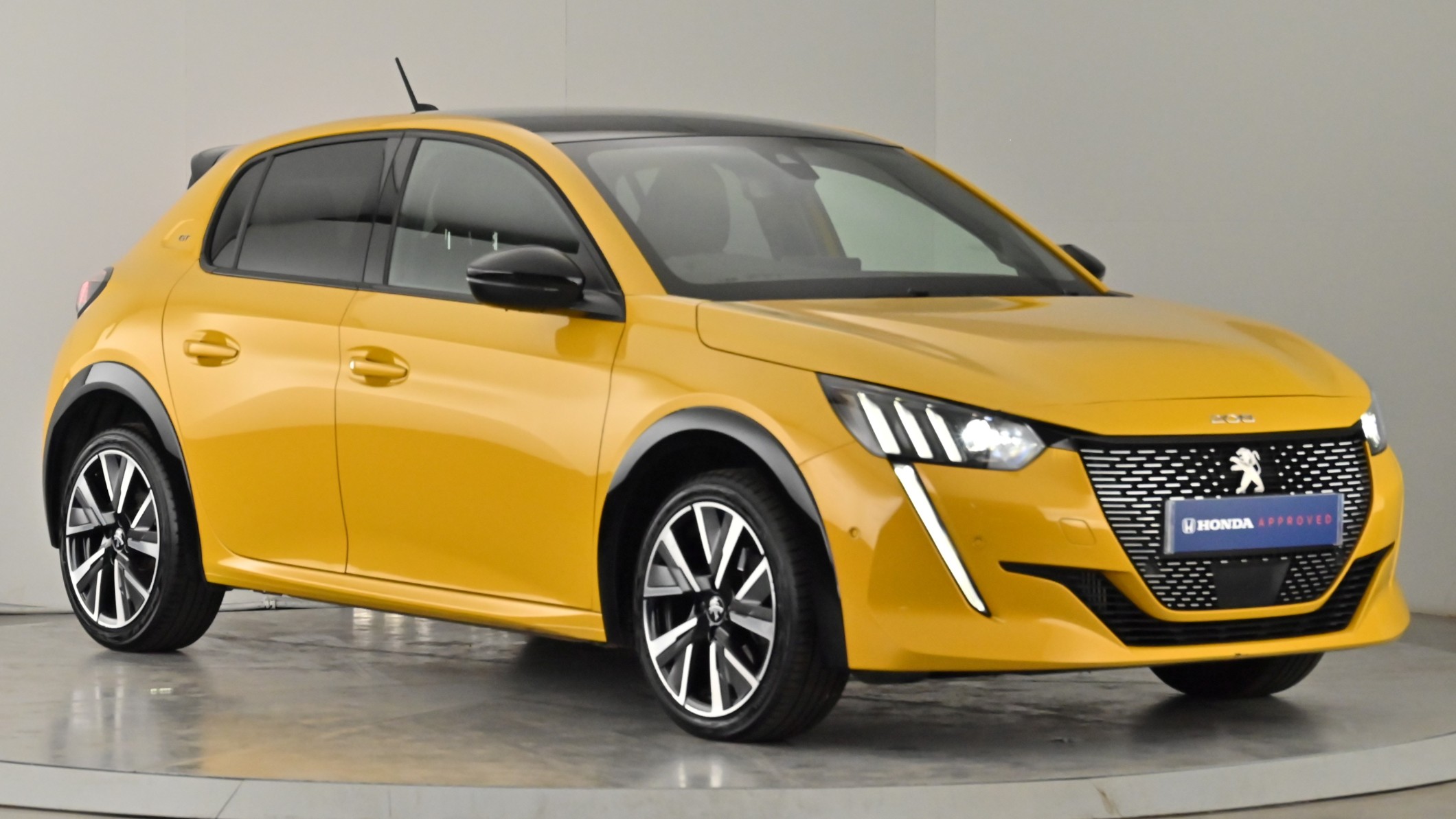 Main listing image - Peugeot 208