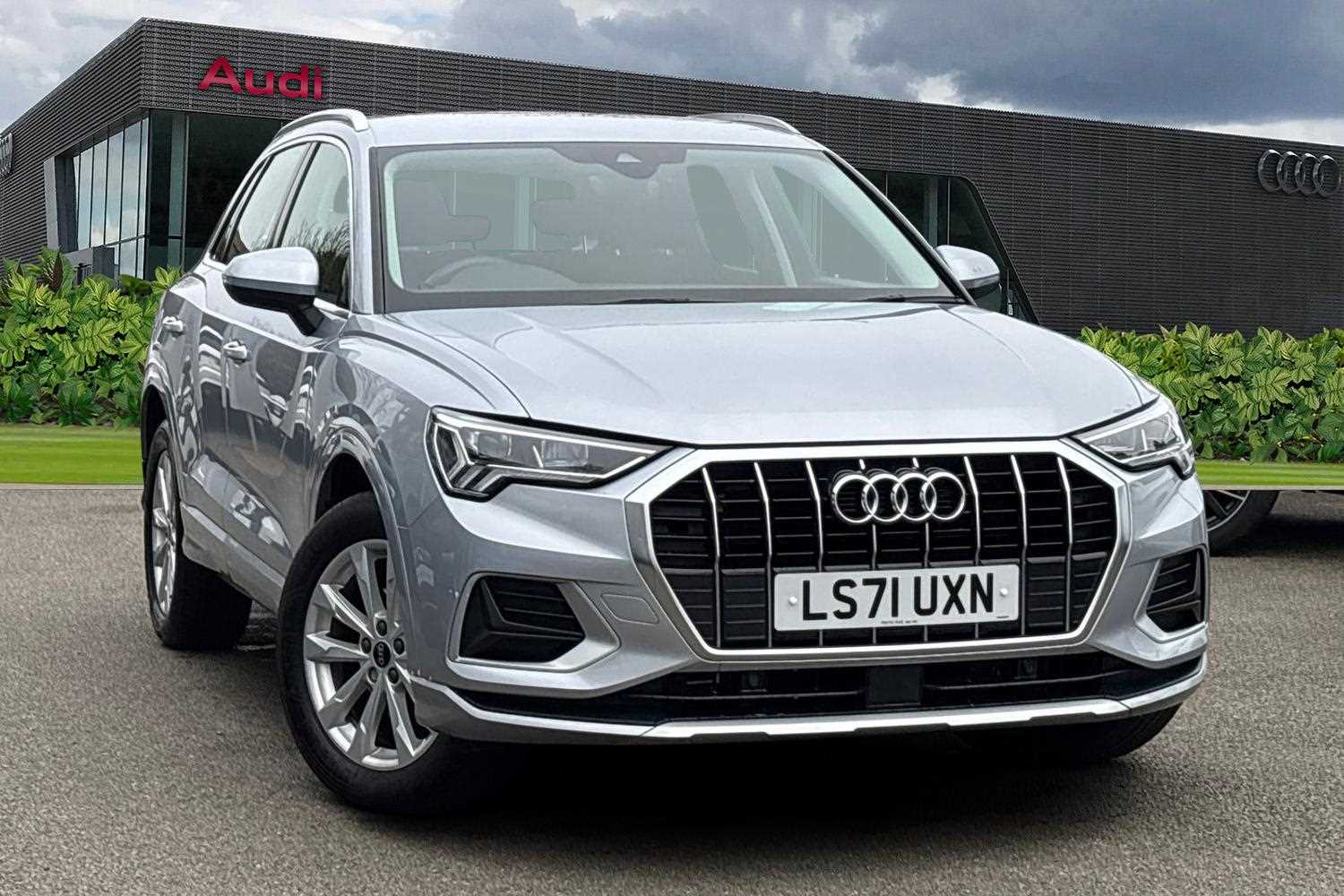 Main listing image - Audi Q3