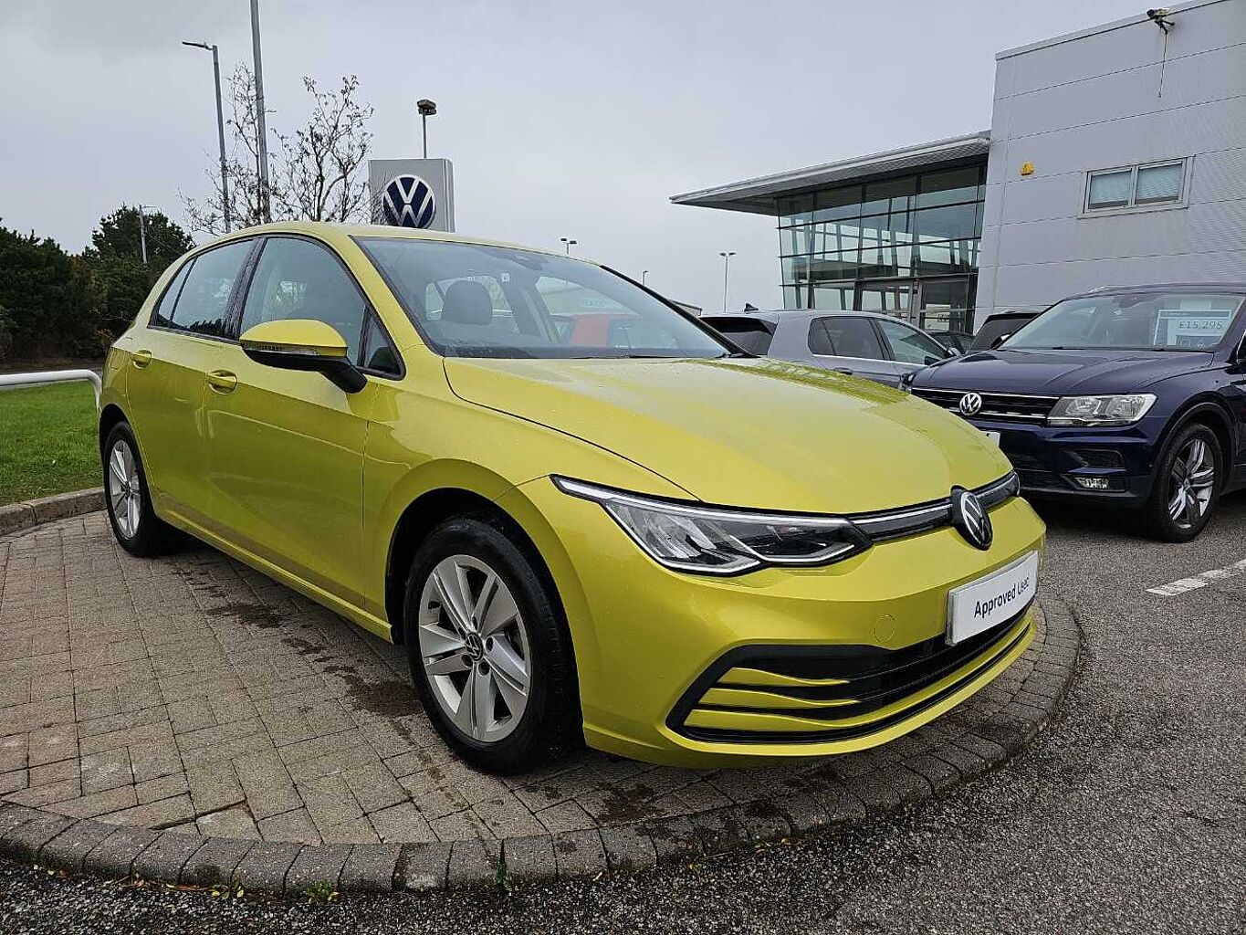 Main listing image - Volkswagen Golf