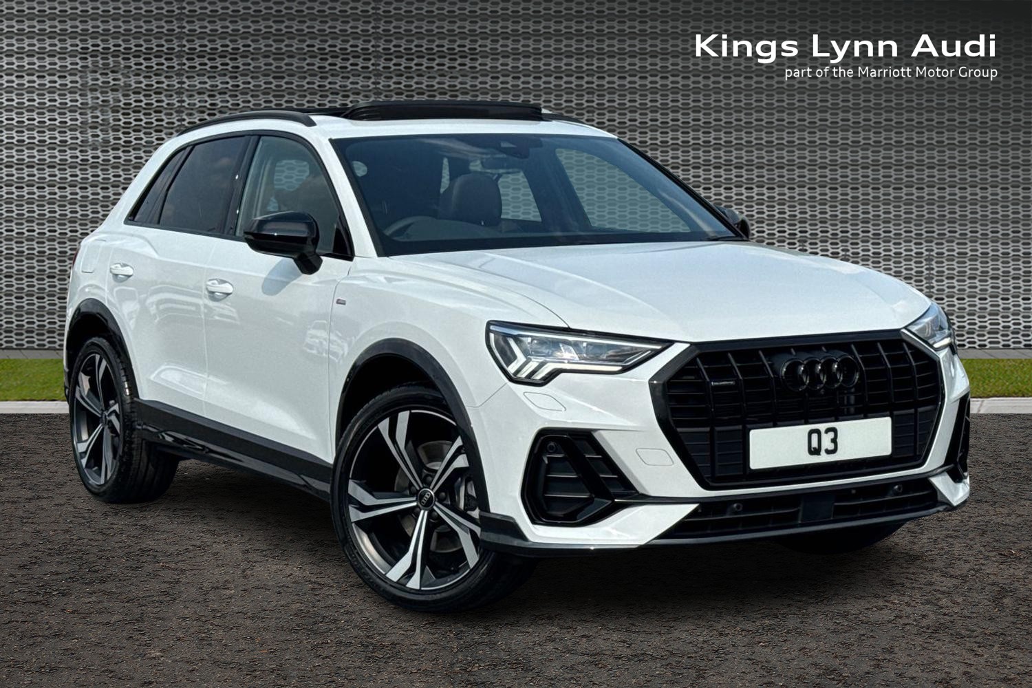 Main listing image - Audi Q3