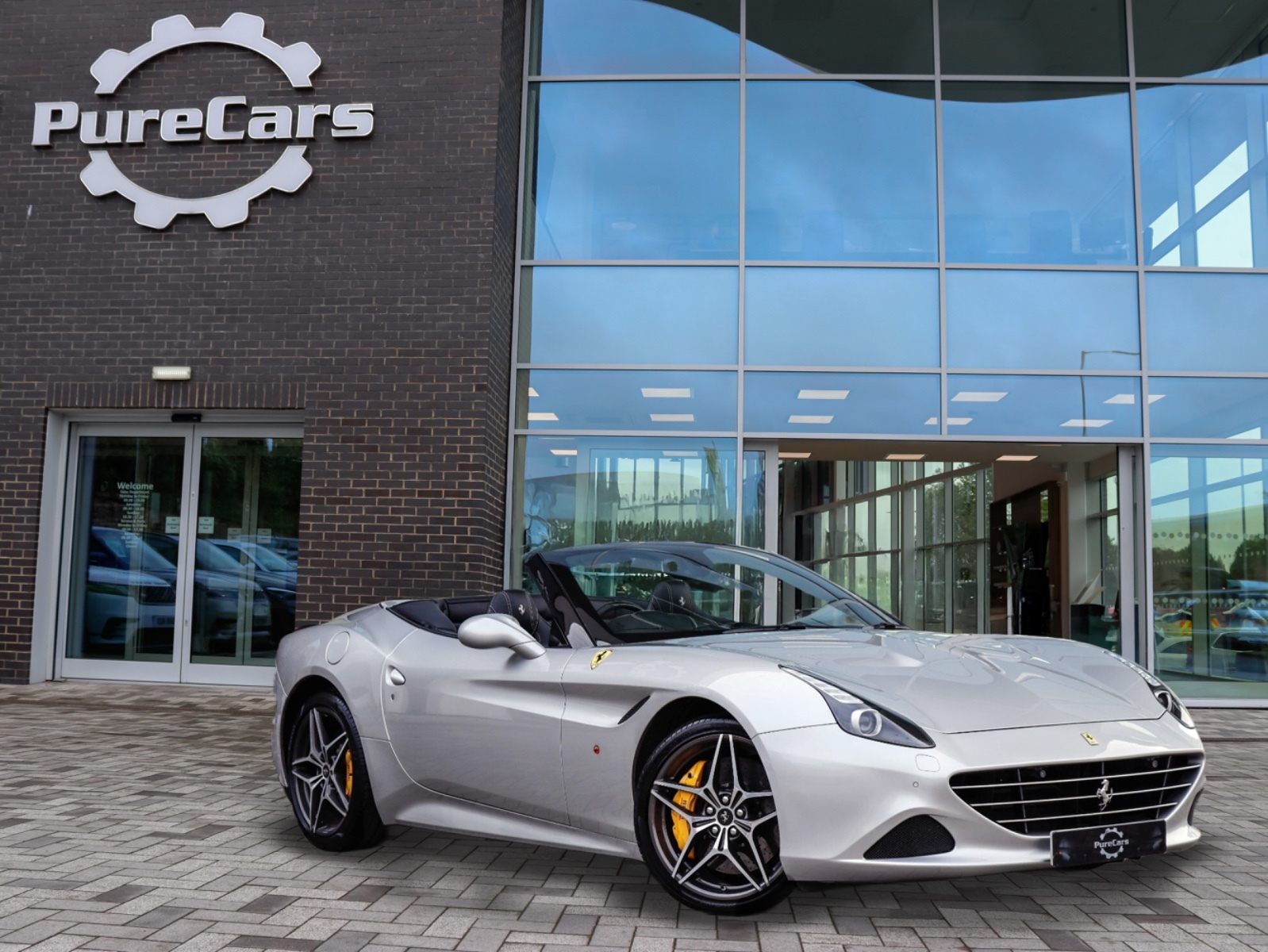Main listing image - Ferrari California