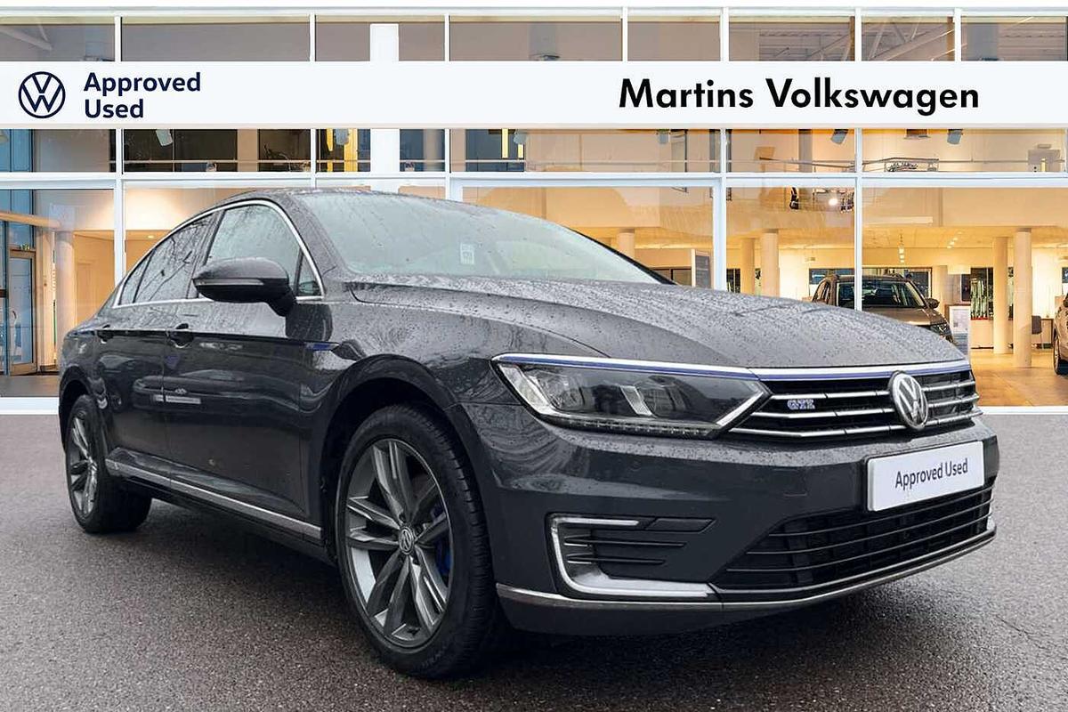 Main listing image - Volkswagen Passat GTE