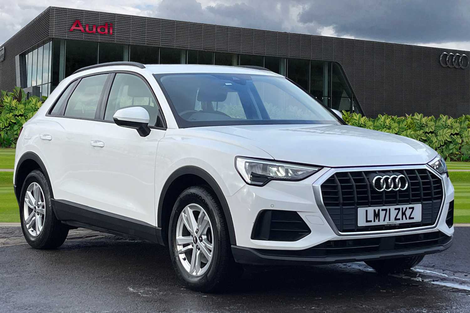 Main listing image - Audi Q3