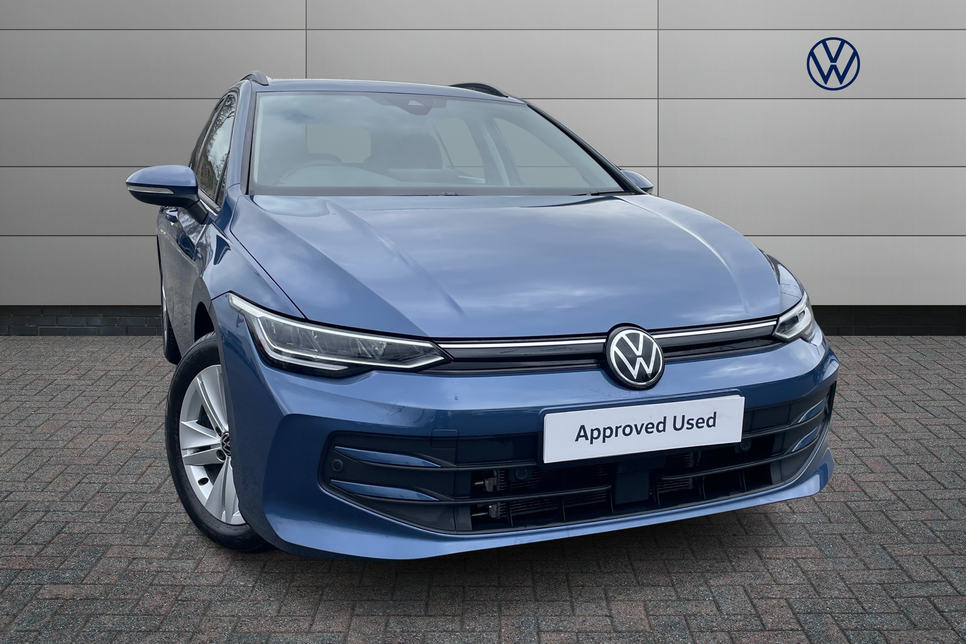 Main listing image - Volkswagen Golf Estate