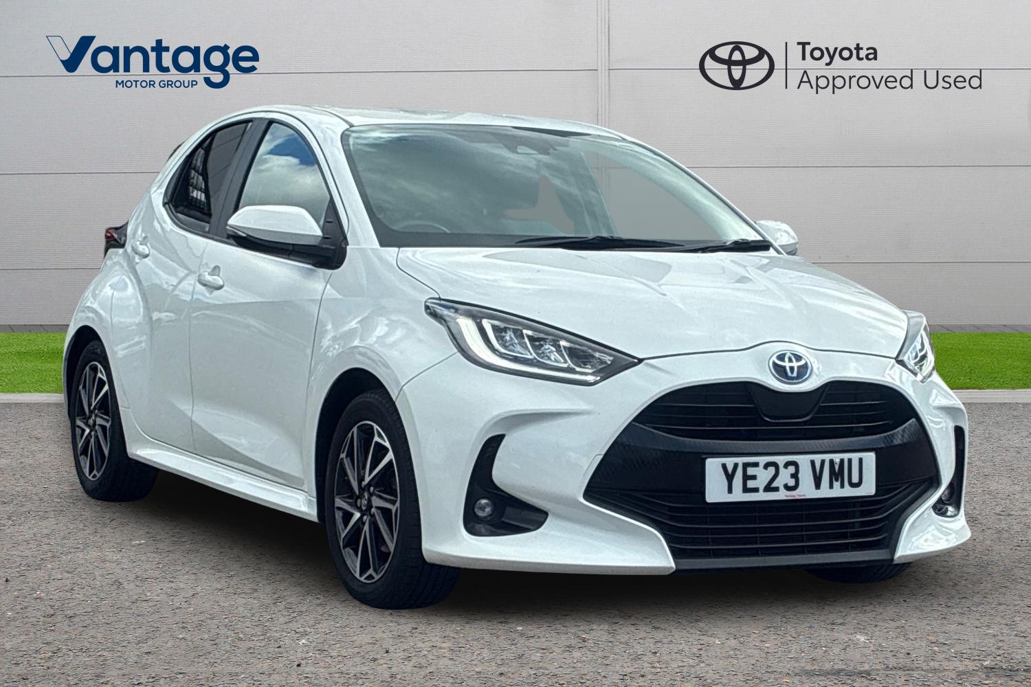 Main listing image - Toyota Yaris