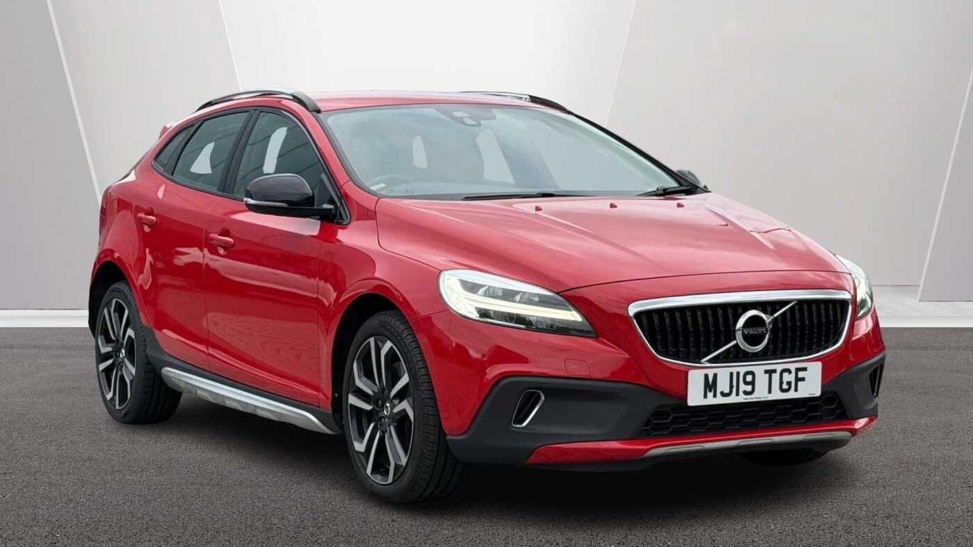 Main listing image - Volvo V40