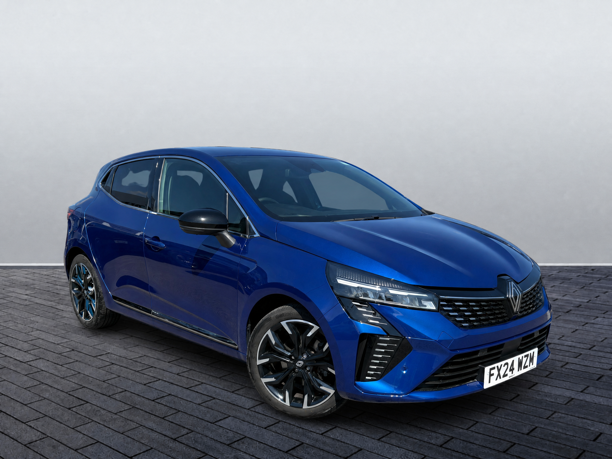 Main listing image - Renault Clio