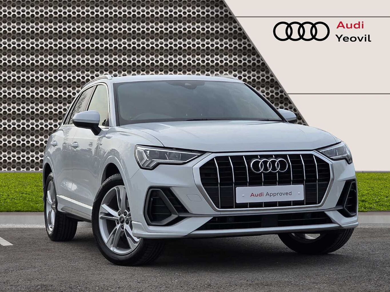 Main listing image - Audi Q3