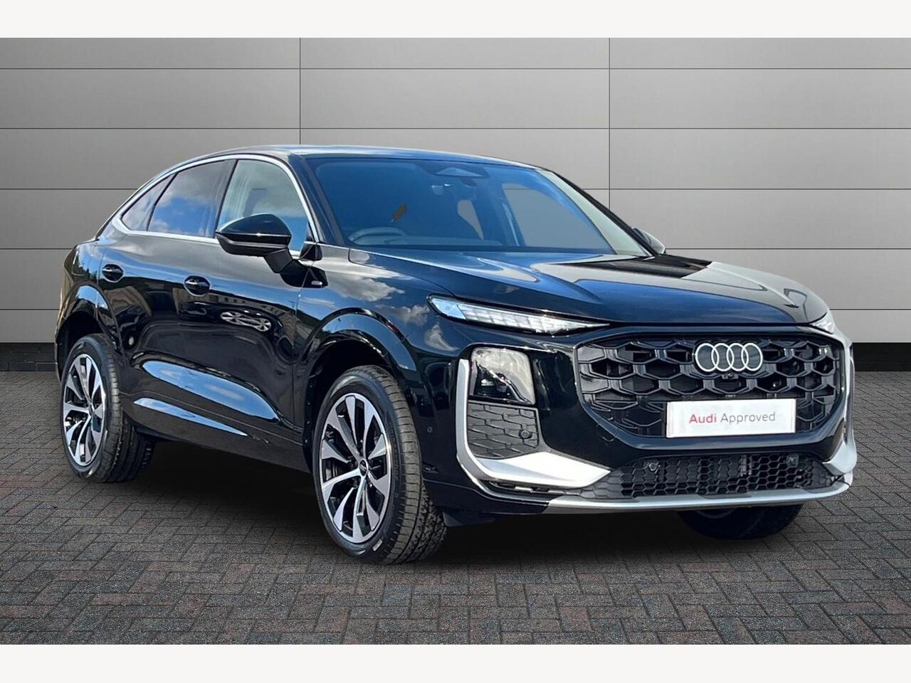 Main listing image - Audi Q3