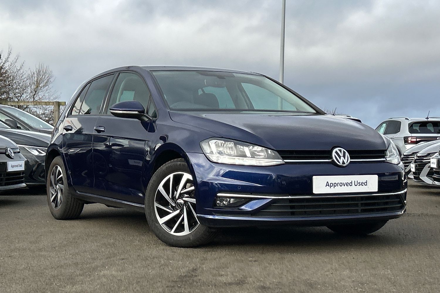 Main listing image - Volkswagen Golf