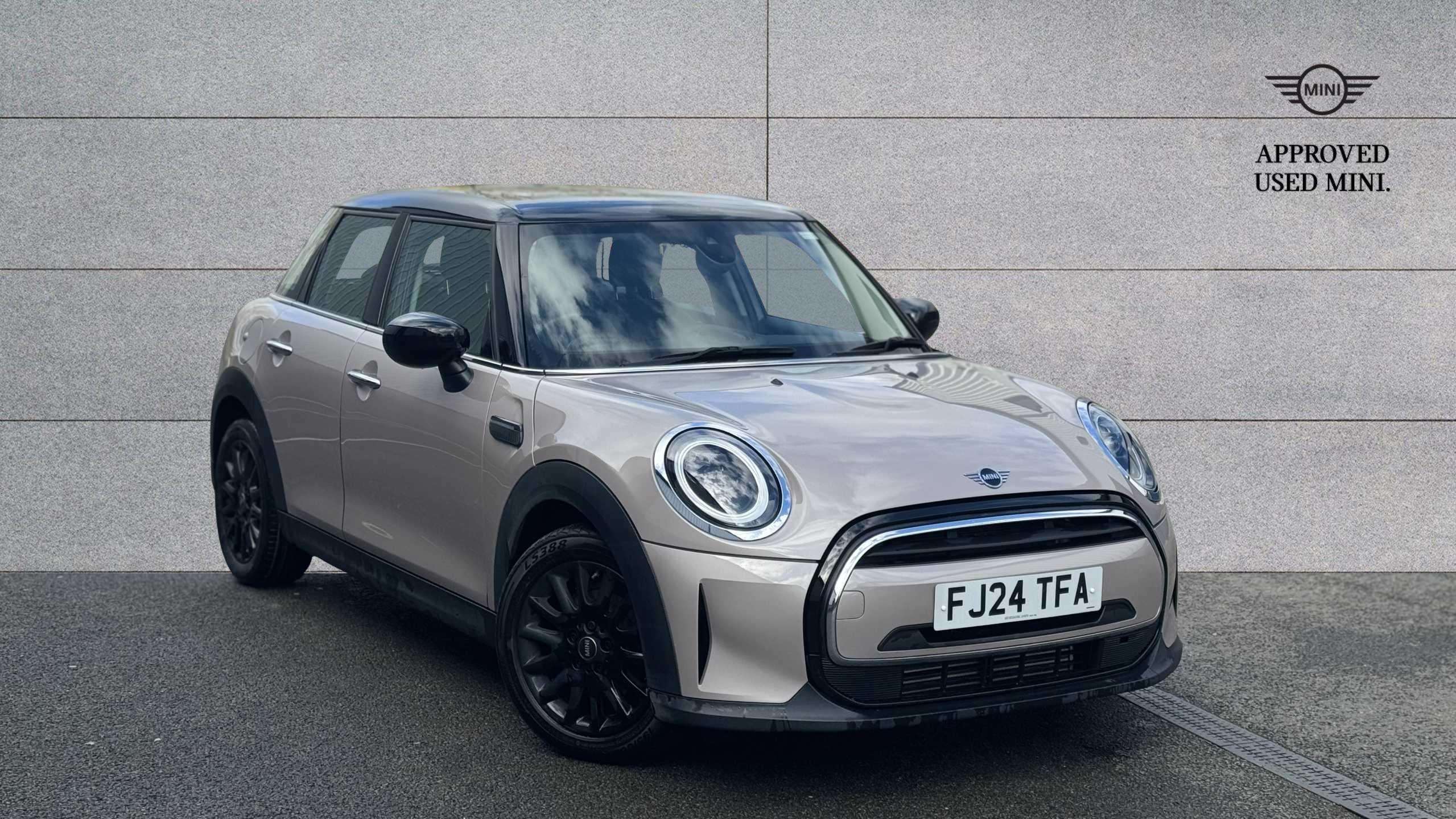 Main listing image - MINI Hatchback 5dr