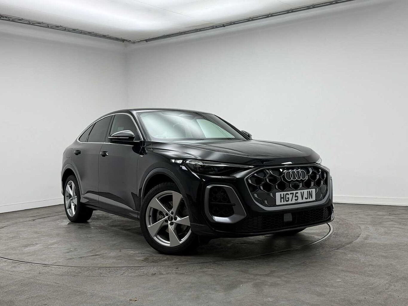 Main listing image - Audi Q5